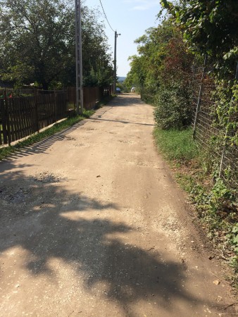 A Malom dűlő utcái földút helyett stabilizált burkolatot kell kapjanak!